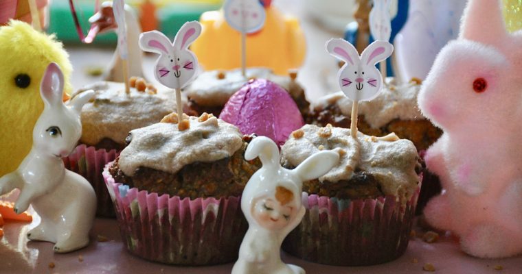 EASTER BRUNCHDAY: HEALTHY HOLIDAY CARROT MUFFCAKES